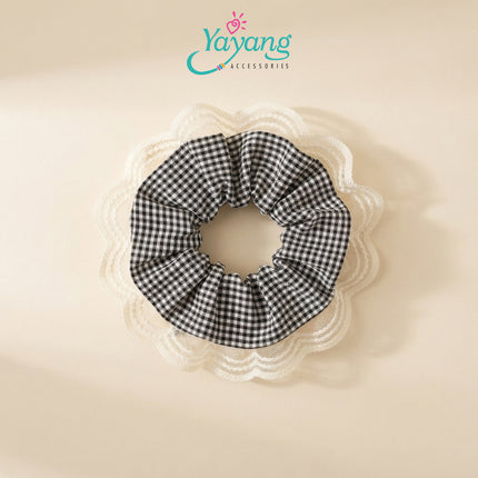 Yayang Scrunchie Ikat Rambut Motif Gingham Aksen Renda
