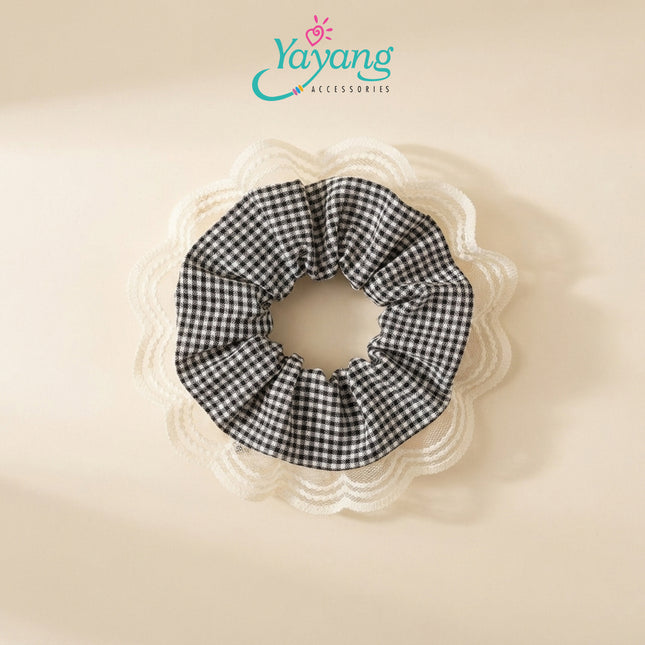 Yayang Scrunchie Ikat Rambut Motif Gingham Aksen Renda