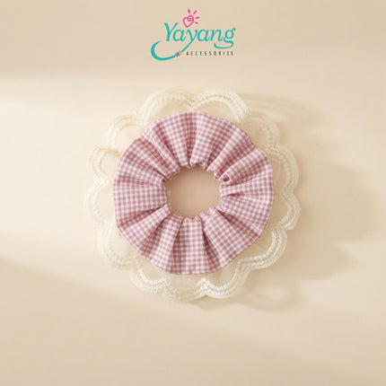 Yayang Scrunchie Ikat Rambut Motif Gingham Aksen Renda